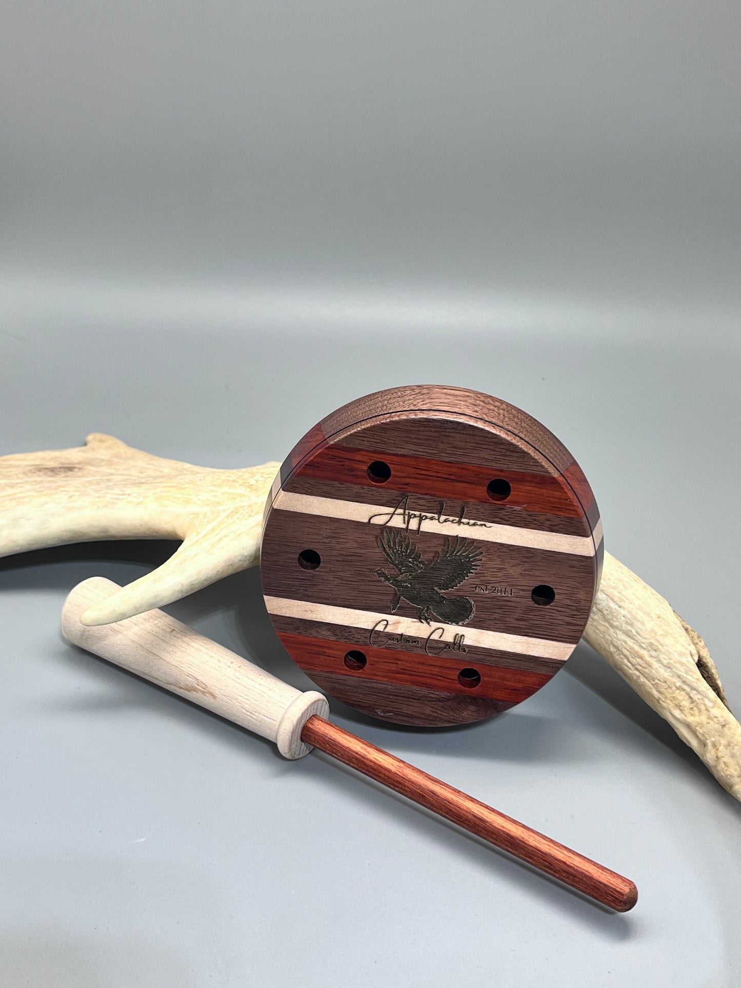 Laminate (Walnut/bloodwood/holly)Bottomland glass/glass
