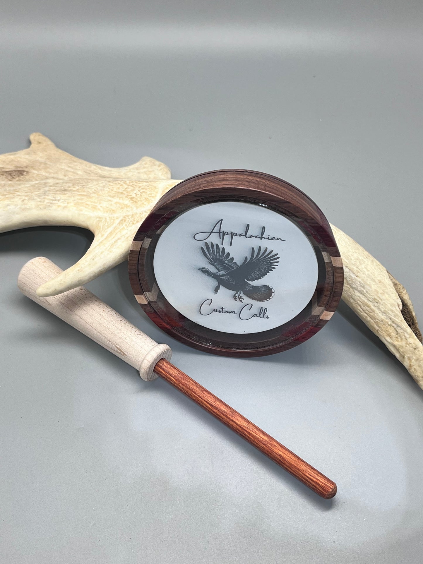Laminate (Walnut/bloodwood/holly) Glass/Glass White ACC Logo